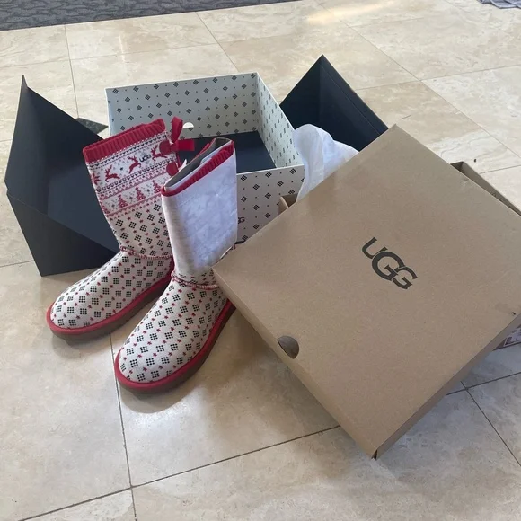 UGG | Shoes | Ugg New 2th Anniversary Red Ribbon Boots  display picture 3